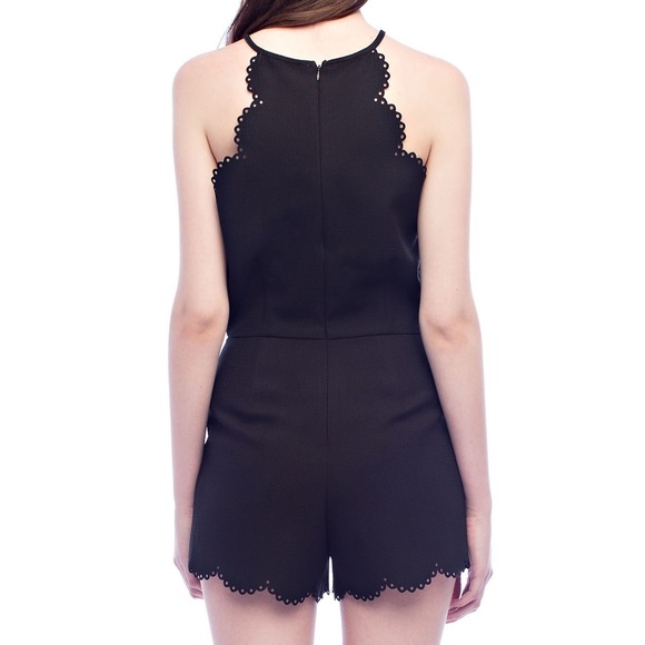 Scalloped Romper - Picture 2 of 5